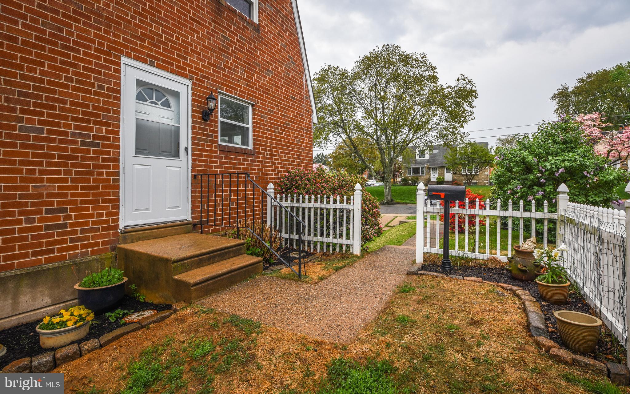 722 Millwood Road Philadelphia, PA 19115 - Photo 5 of 39 Front Door Entrance