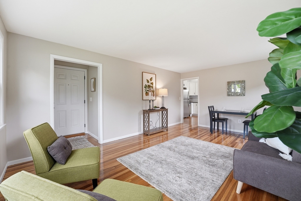 129 Cooper Street Springfield, MA 01108 - Photo 9 of 37