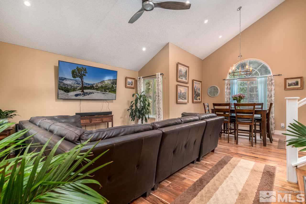 988 Leah Circle Reno, NV 89511 - Photo 3 of 24 Photo 4