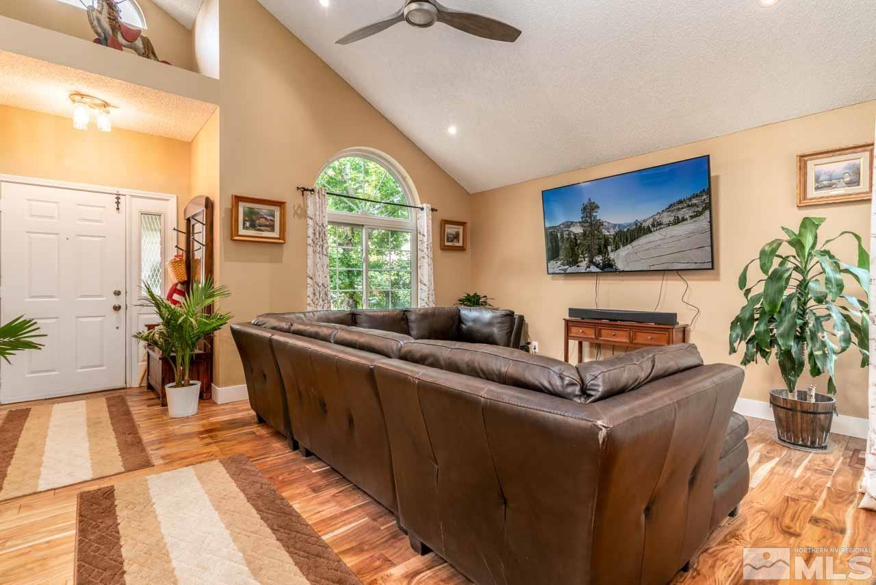 988 Leah Circle Reno, NV 89511 - Photo 4 of 24 Photo 5