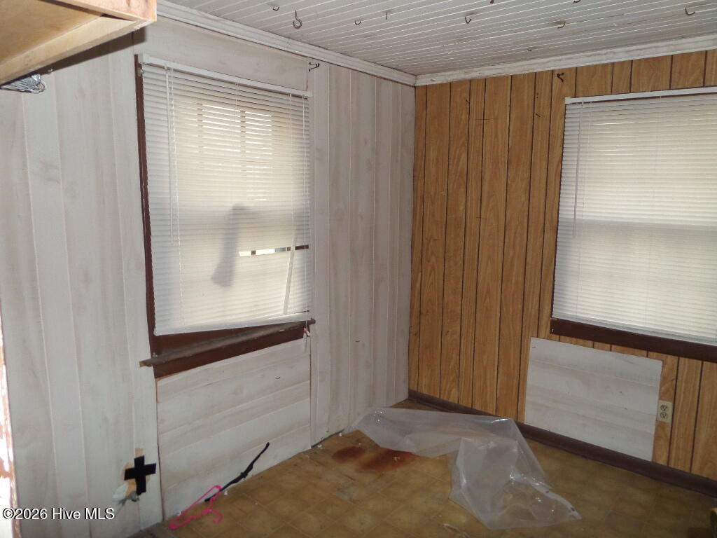 538 Edgar Street Clinton, NC 28328 - Photo 16 of 20 Utility Room