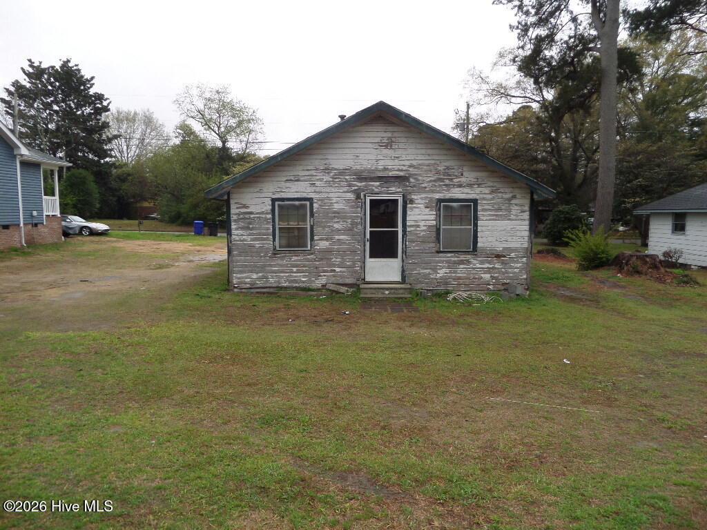 538 Edgar Street Clinton, NC 28328 - Photo 4 of 20 Back of Home