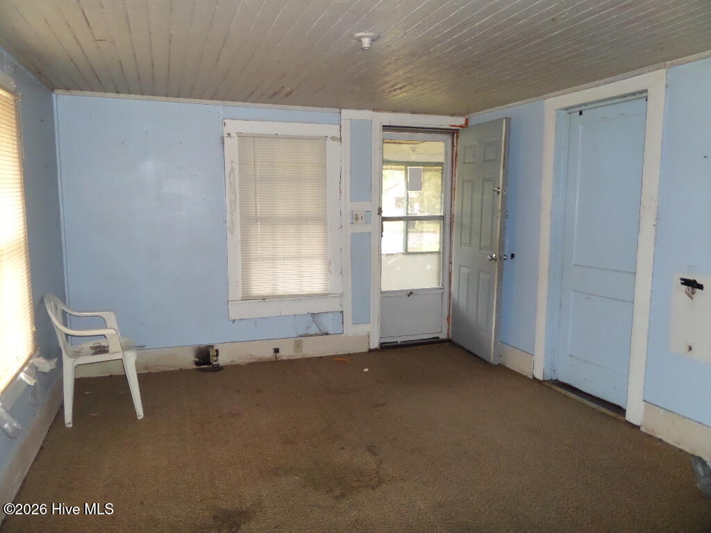 538 Edgar Street Clinton, NC 28328 - Photo 5 of 20 Living Room