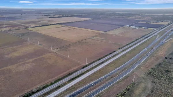 $2,517,750 | 5629 Highway 59, Edna, TX 77957