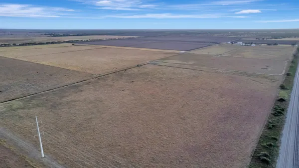 $2,517,750 | 5629 Highway 59, Edna, TX 77957