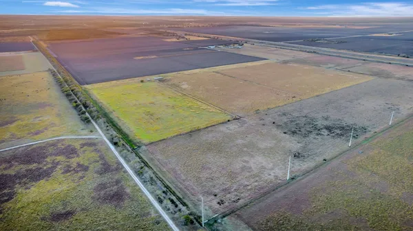 $2,517,750 | 5629 Highway 59, Edna, TX 77957