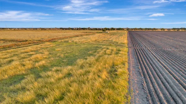 $2,517,750 | 5629 Highway 59, Edna, TX 77957