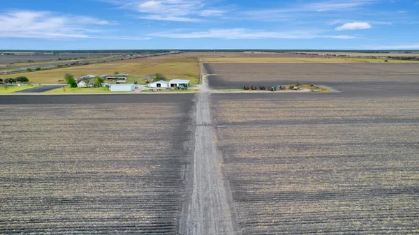 $2,517,750 | 5629 Highway 59, Edna, TX 77957