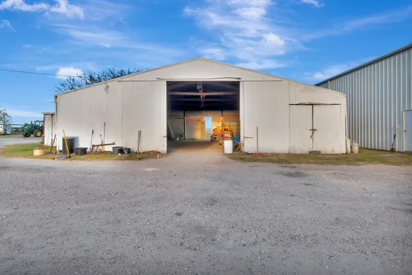 $2,517,750 | 5629 Highway 59, Edna, TX 77957