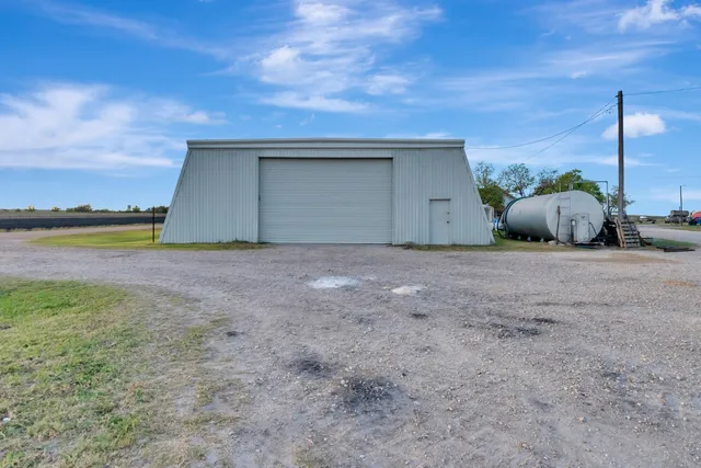 $2,517,750 | 5629 Highway 59, Edna, TX 77957