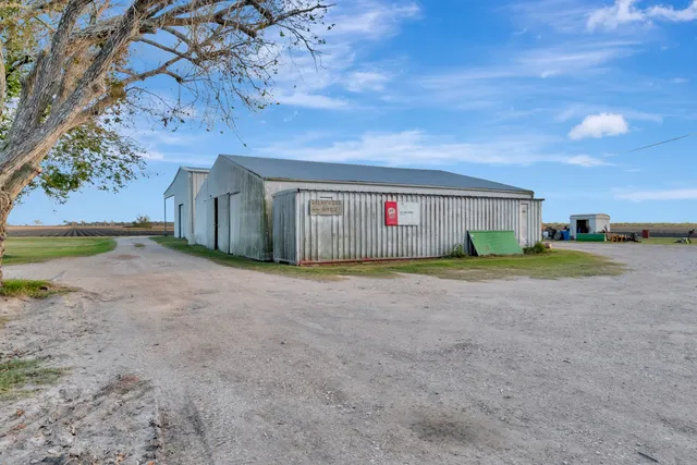 $2,517,750 | 5629 Highway 59, Edna, TX 77957