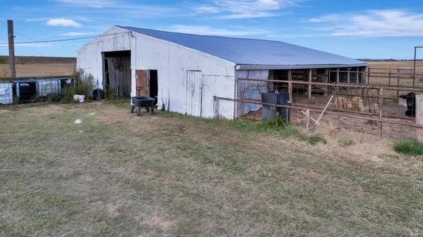 $2,517,750 | 5629 Highway 59, Edna, TX 77957