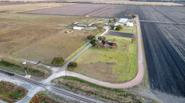 $2,517,750 | 5629 Highway 59, Edna, TX 77957
