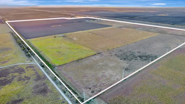 $2,517,750 | 5629 Highway 59, Edna, TX 77957