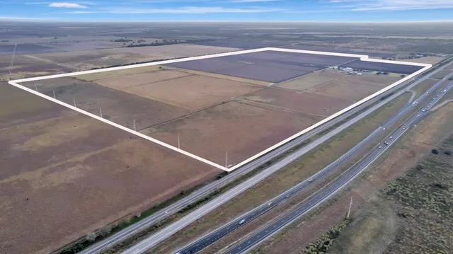 $2,517,750 | 5629 Highway 59, Edna, TX 77957