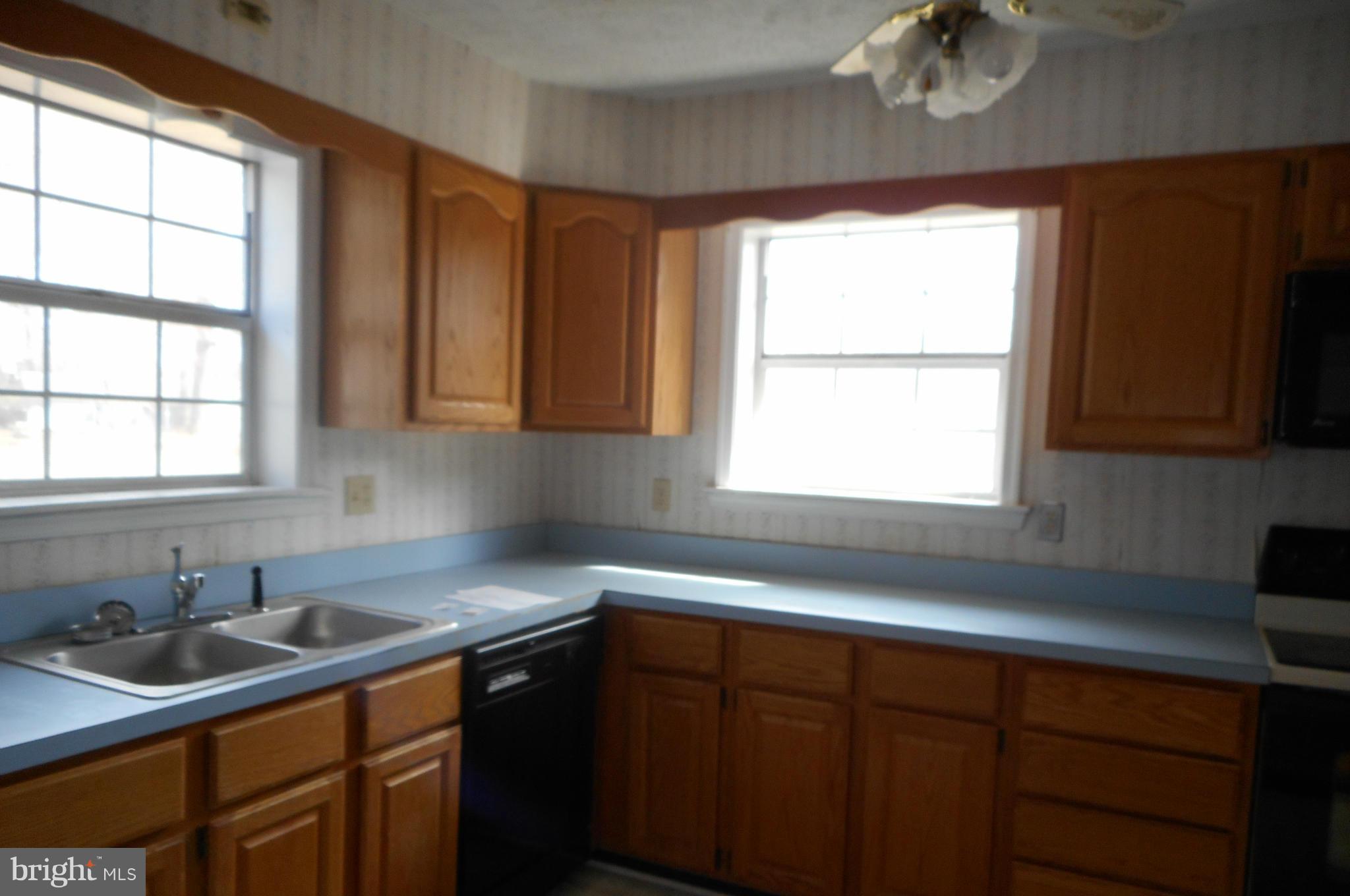 17044 Waterloo Road Amissville, VA 20106 - Photo 3 of 12 Kitchen