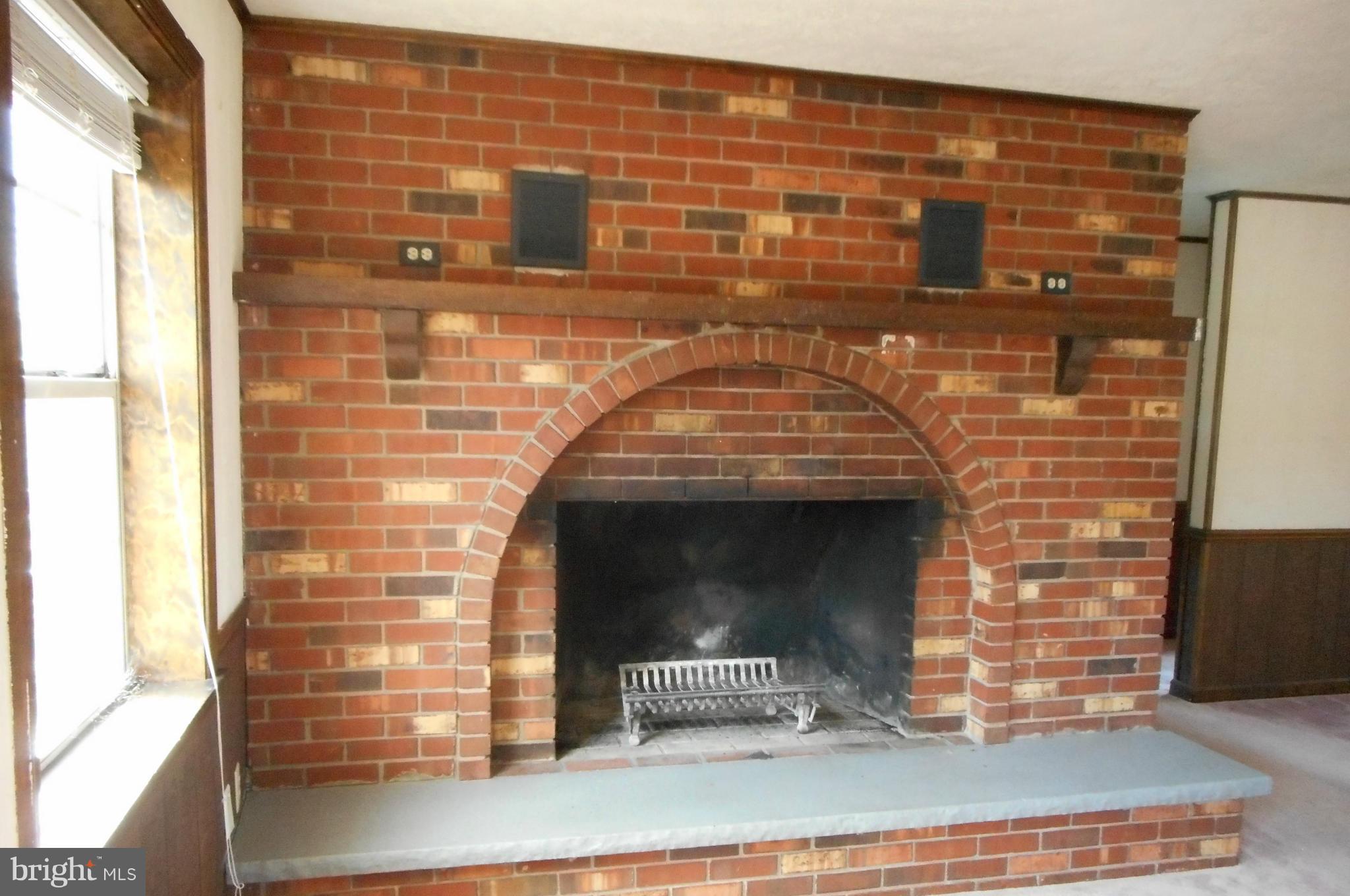 17044 Waterloo Road Amissville, VA 20106 - Photo 6 of 12 Living Room
