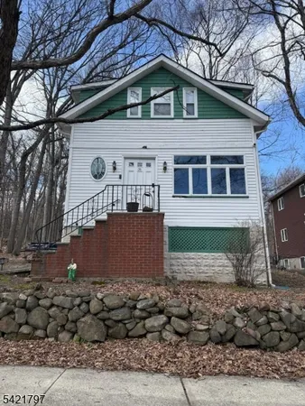 $3,300 | 38 Avenue C, Haledon, NJ 07508
