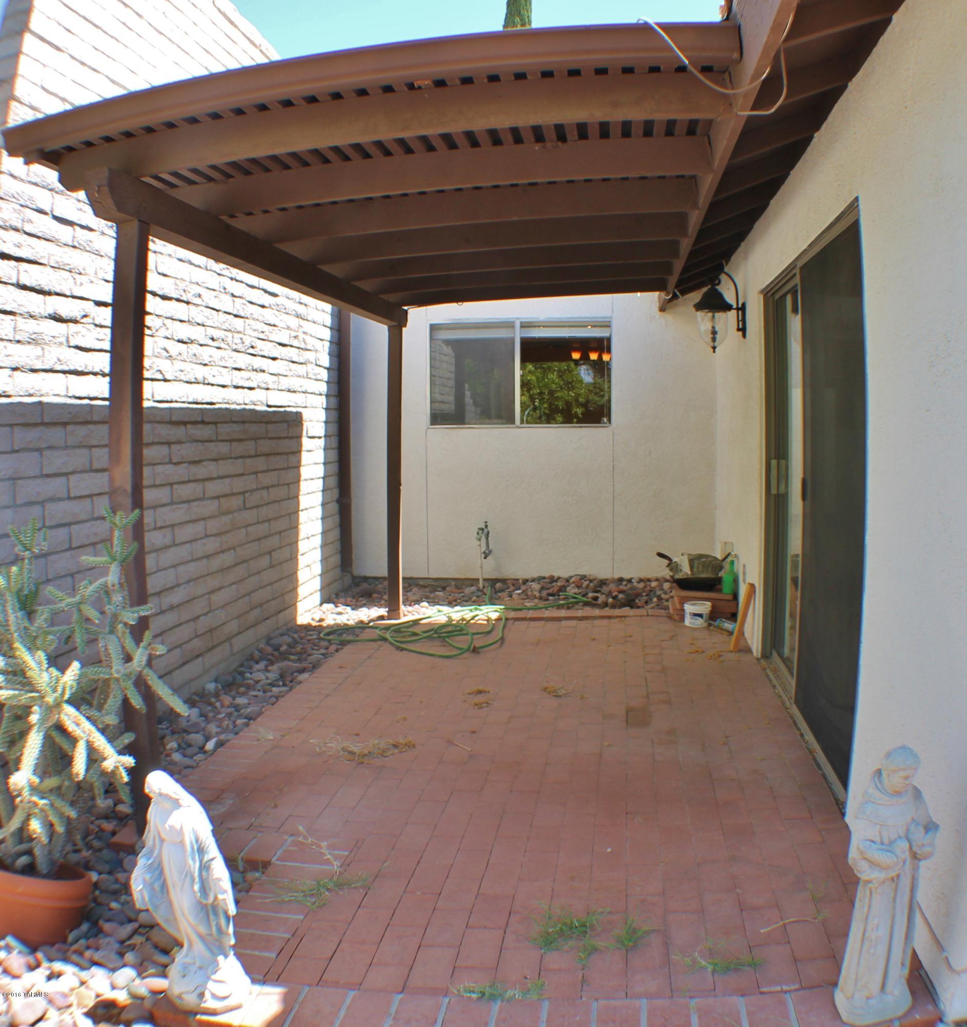 1301 North Vía Ronda Oeste Tucson, AZ 85715 - Photo 30 of 35