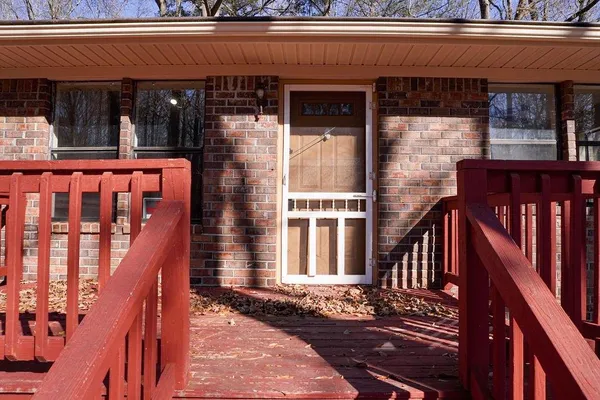 a view of entryway with a front door