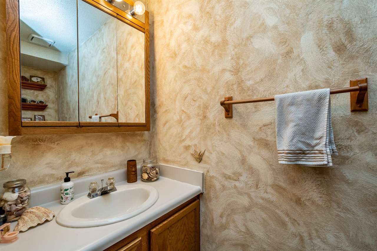 1923 Earl Road Iowa City, IA 52246 - Photo 11 of 19 Gallery Image 11