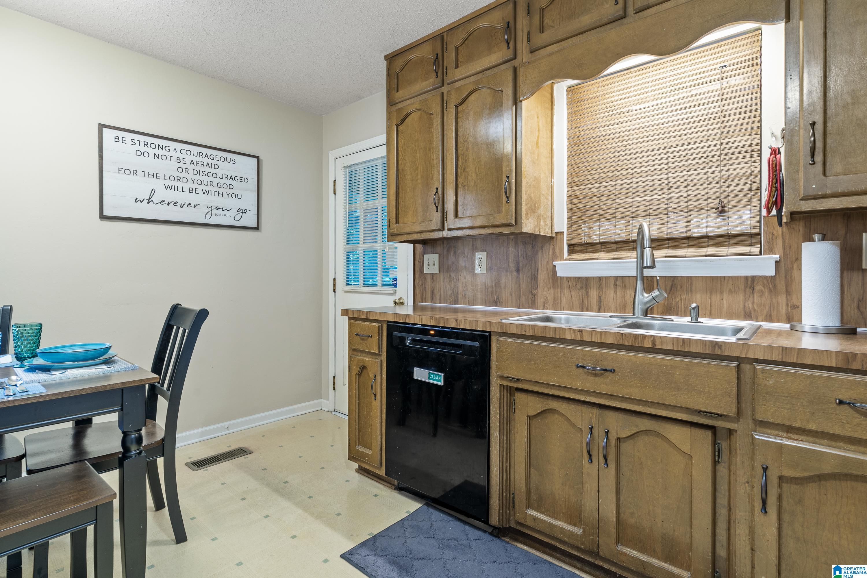 6533 Womack Road Pinson, AL 35126 - Photo 12 of 30