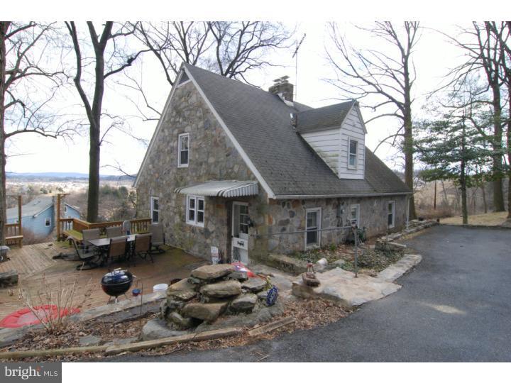 201 Balthaser Road Reading, PA 19608 - Photo 3 of 14