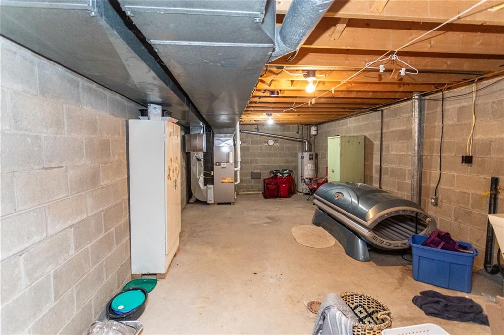 57 Russ Street Uniontown, PA 15401 - Photo 40 of 40 a living room with furniture and a window