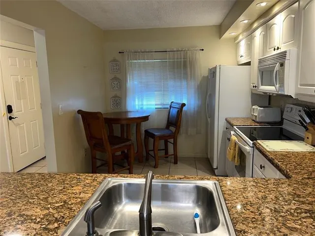 $2,250 | 4000 Crystal Lake Drive, Unit 212, Deerfield Beach, FL 33064