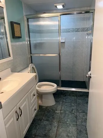 $2,250 | 4000 Crystal Lake Drive, Unit 212, Deerfield Beach, FL 33064