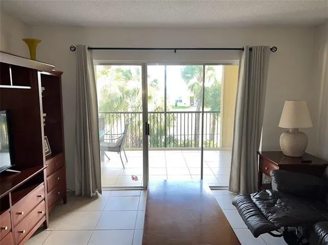 $2,250 | 4000 Crystal Lake Drive, Unit 212, Deerfield Beach, FL 33064