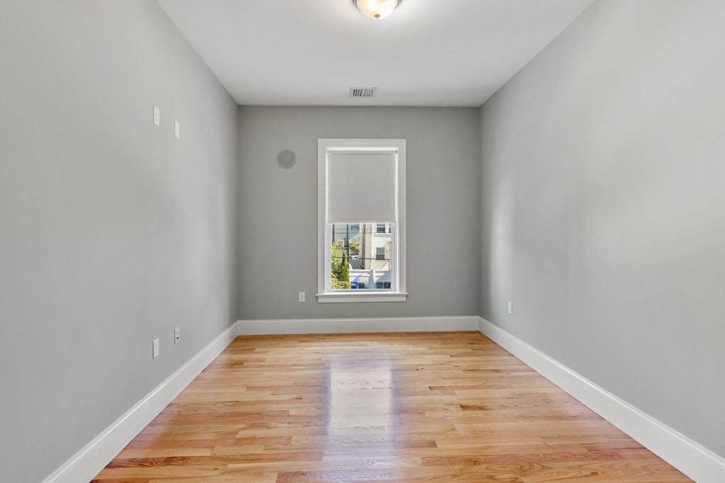 15 Preble Street, Unit 4 Boston, MA 02127 - Photo 22 of 23