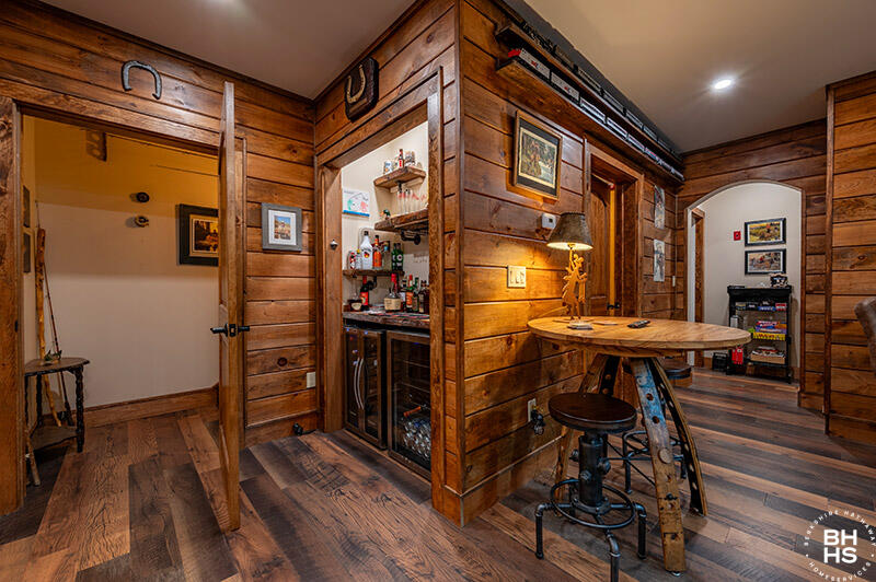 773 Bartlett Carry Road Tupper Lake, NY 12986 - Photo 40 of 62 CampSummerBreezeOnUpperSaranac_Bar_Table