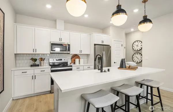 $745,233 | 31820 Myrtle Street, Carnation, WA 98014