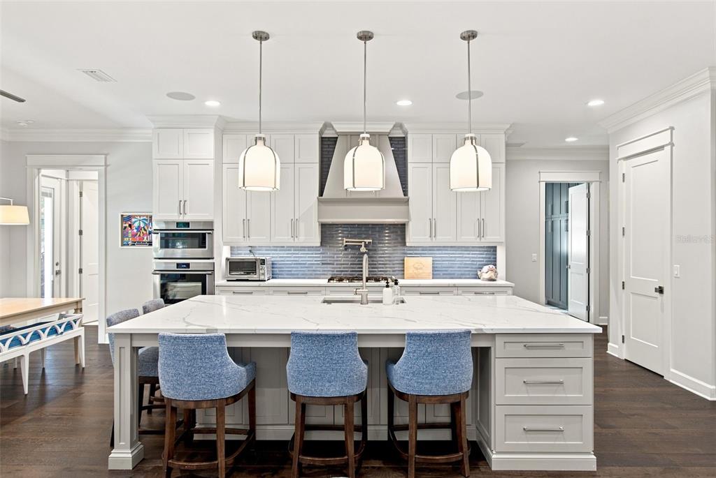 3103 West Hawthorne Road Tampa, FL 33611 - Photo 3 of 60 Gallery Image 3