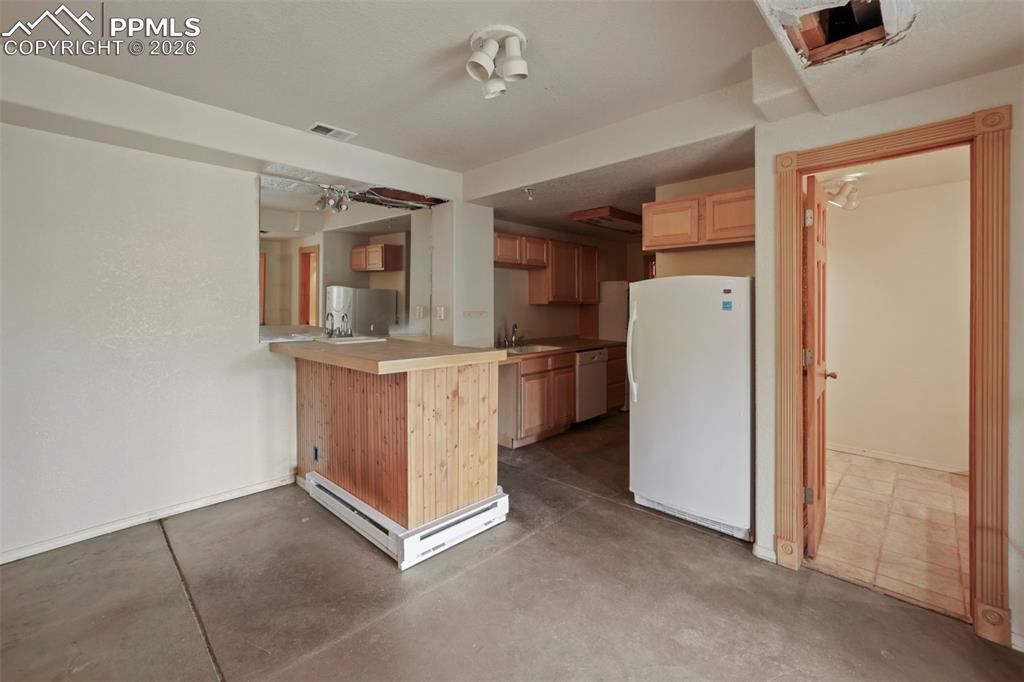 514 Hopi Circle Divide, CO 80814 - Photo 40 of 50 Kitchenette