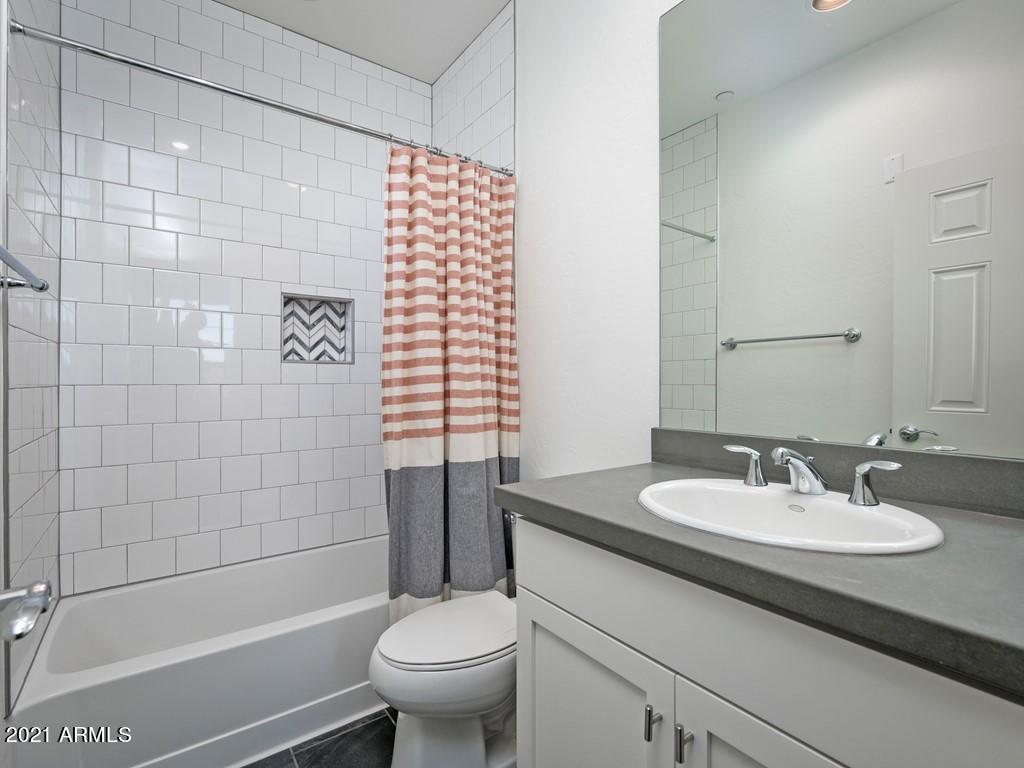 3935 East Rough Rider Road, Unit 1324 Phoenix, AZ 85050 - Photo 24 of 70 Secondary Guest Room Bath