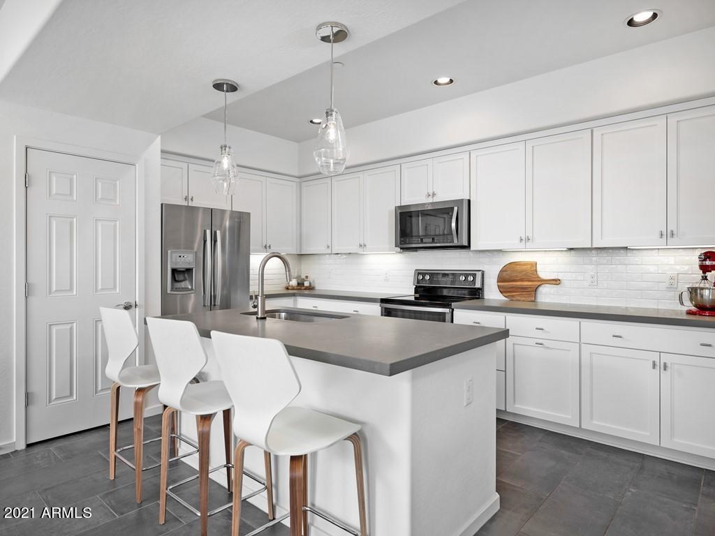 3935 East Rough Rider Road, Unit 1324 Phoenix, AZ 85050 - Photo 8 of 70 Kitchen, Alt View