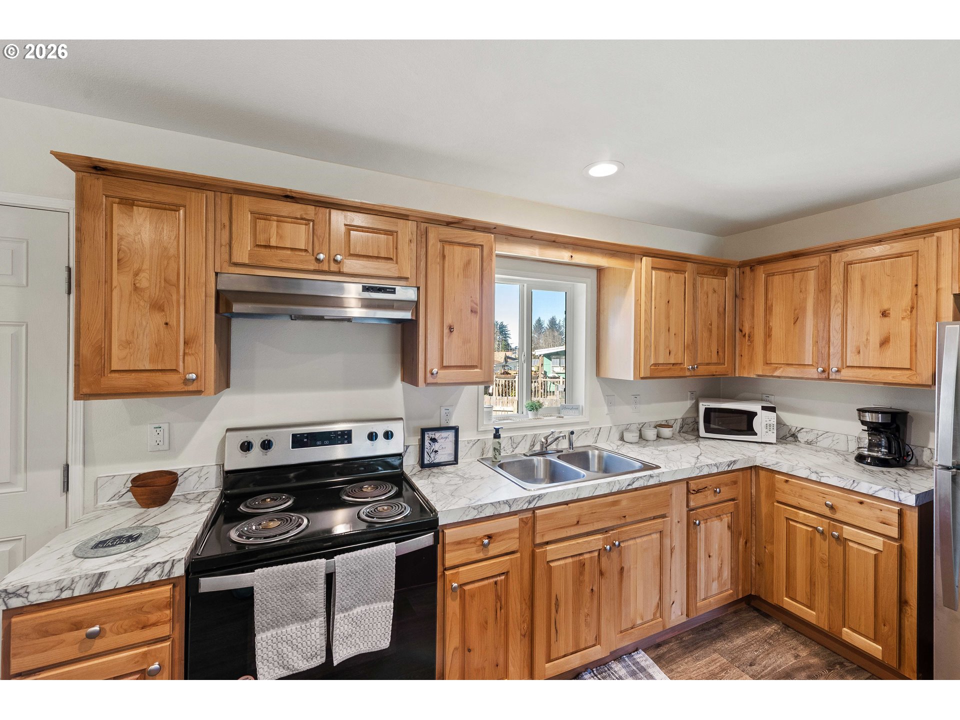 64274 Saddler Road Coos Bay, OR 97420 - Photo 7 of 30 Kitchen