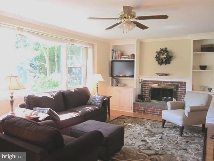 1 Mercer Hill Road Ambler, PA 19002 - Photo 4 of 24 Living Room