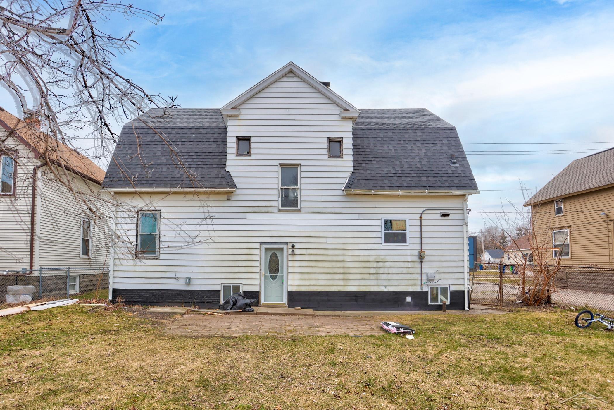 123 Woodside Lane, Unit UPPR Bay City, MI 48708 - Photo 10 of 11