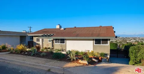 $2,699,900 | 221 Vía Los Miradores, Redondo Beach, CA 90277
