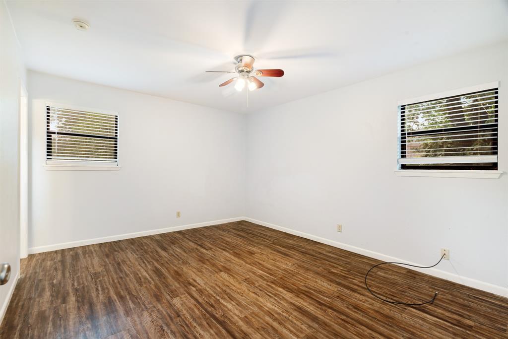 350 Town E Drive Reno, TX 75462 - Photo 8 of 16