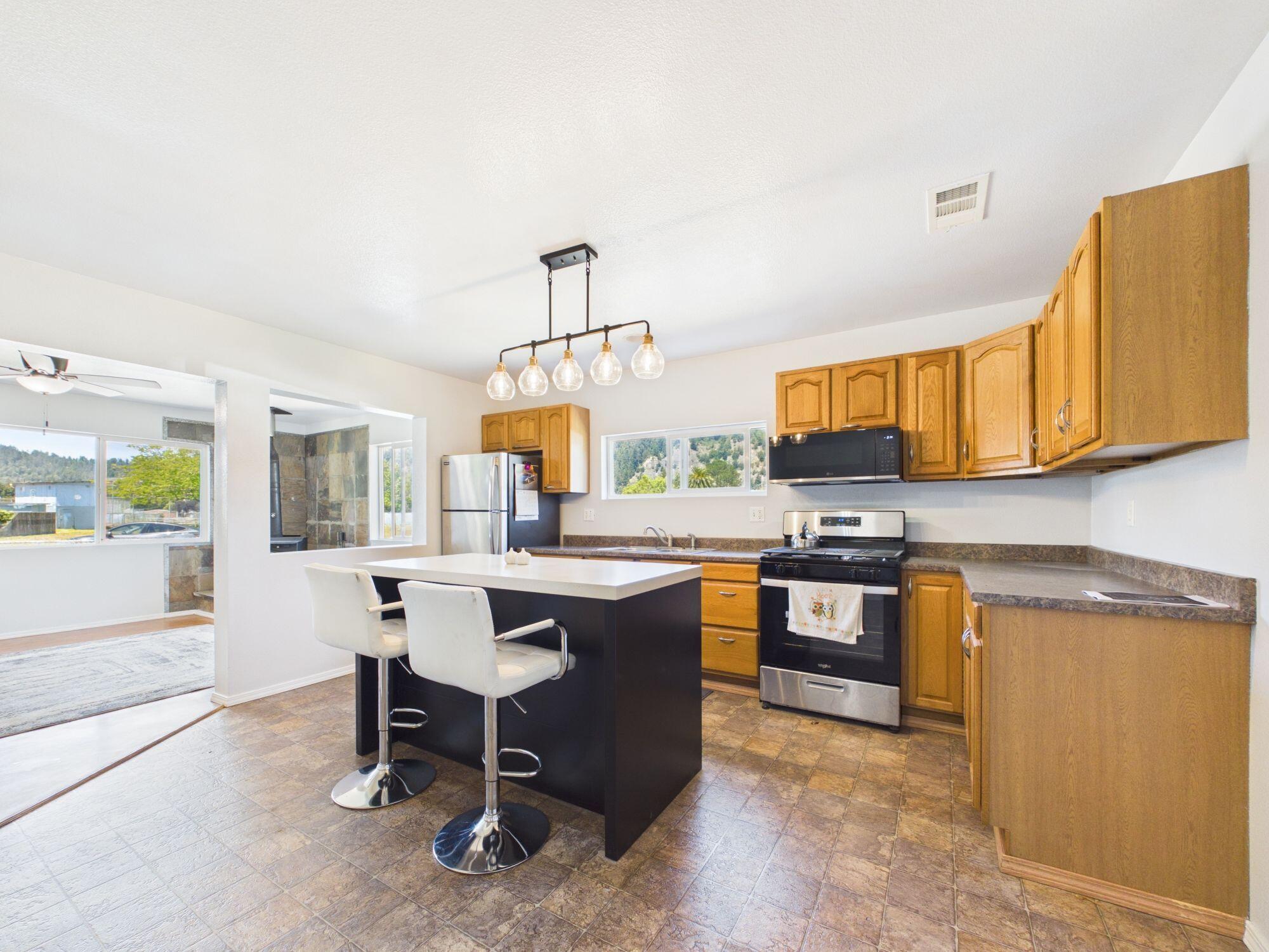 175 Davis Street Rio Dell, CA 95562 - Photo 9 of 25