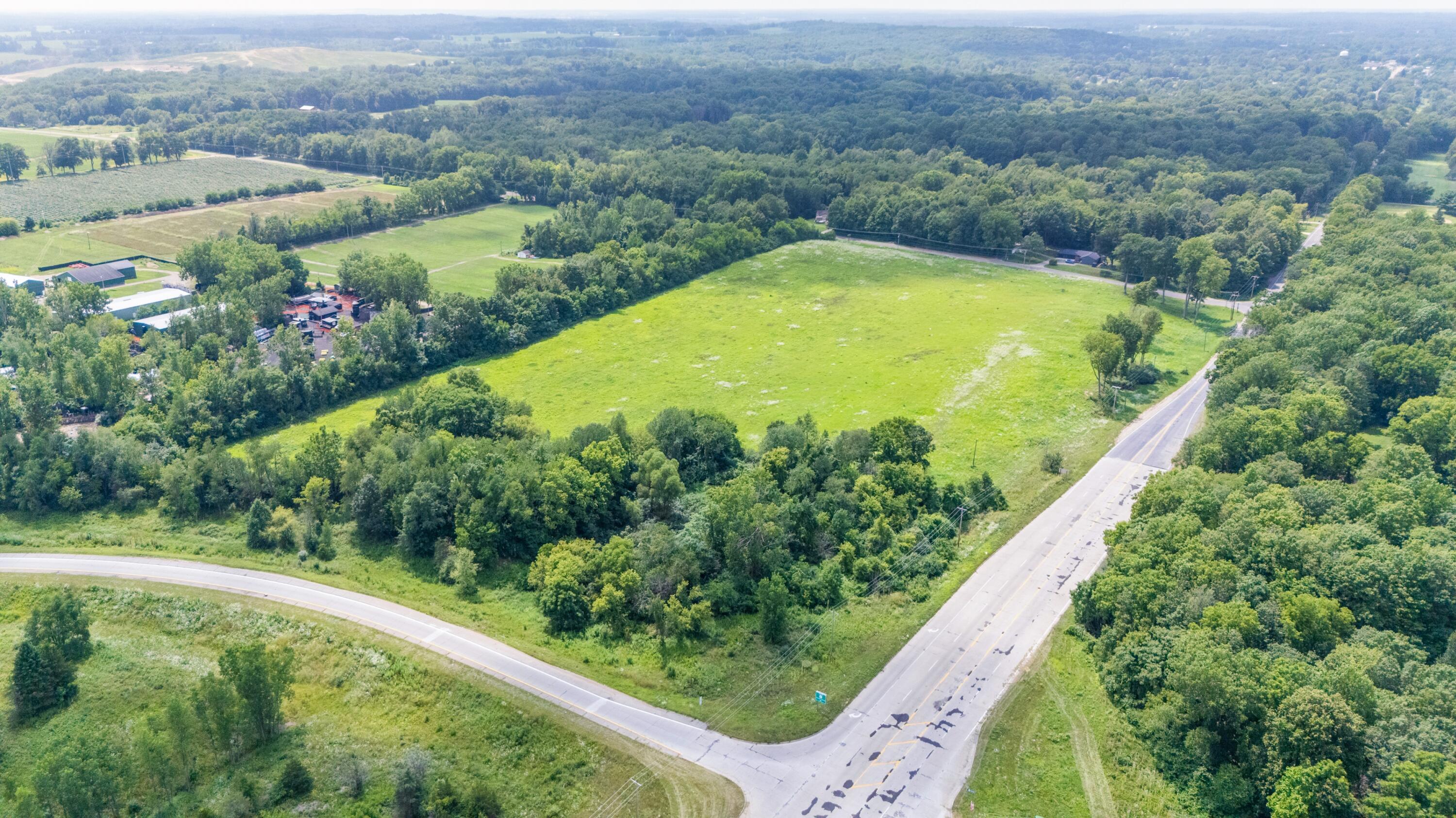 Mayflower Road Niles, MI 49120 - Photo 5 of 22 21DJI_20260807145025_0004_D