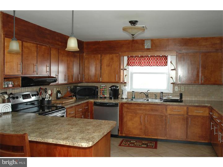 1390 Eagle Point Road Kutztown, PA 19530 - Photo 3 of 11 Kitchen