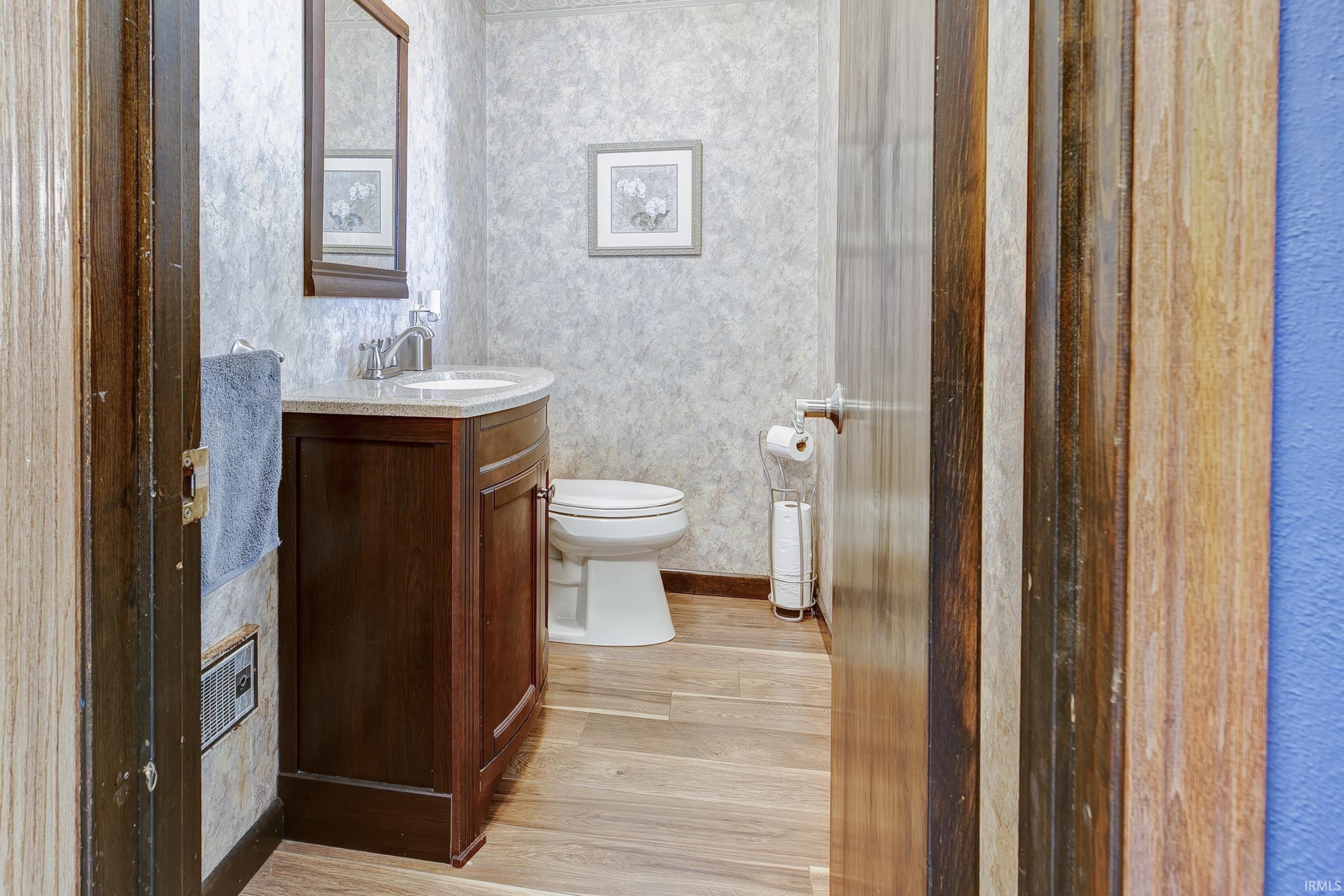 5915 West 1400 North Road Elwood, IN 46036 - Photo 9 of 36