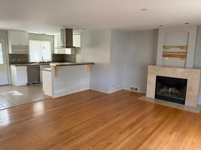 $600,000 | 3969 Maple Avenue, Northbrook, IL 60062