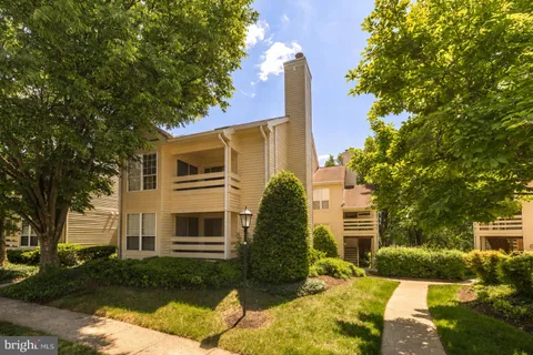 $399,000 | 4551 Interlachen Court, Unit H, Alexandria, VA 22312
