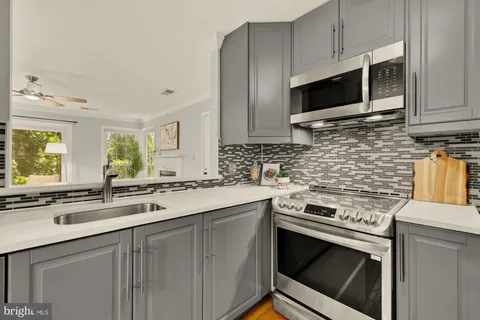$399,000 | 4551 Interlachen Court, Unit H, Alexandria, VA 22312